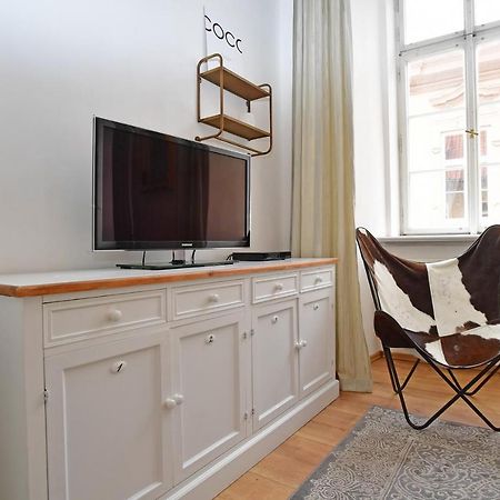 Lovely Little Cosy Apt In Praga Exterior foto