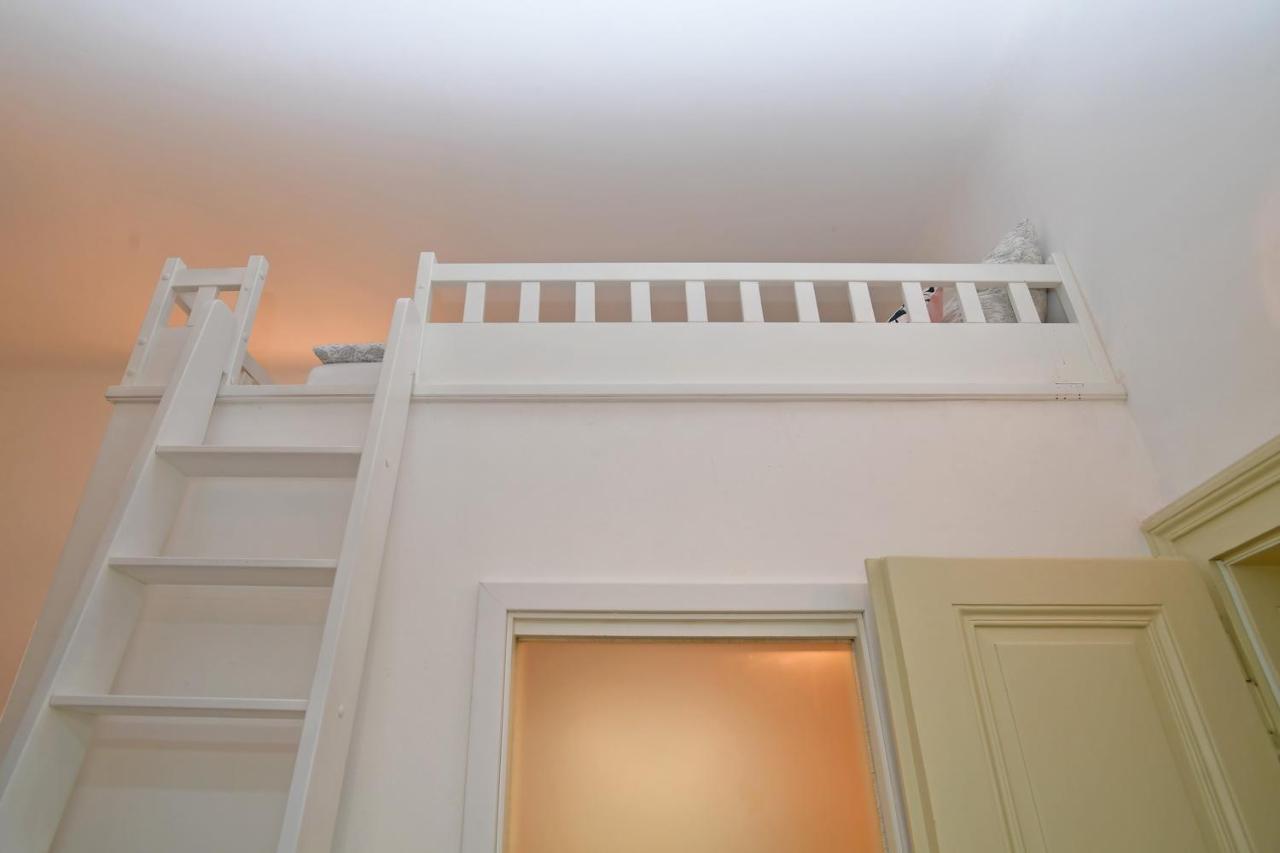 Lovely Little Cosy Apt In Praga Exterior foto