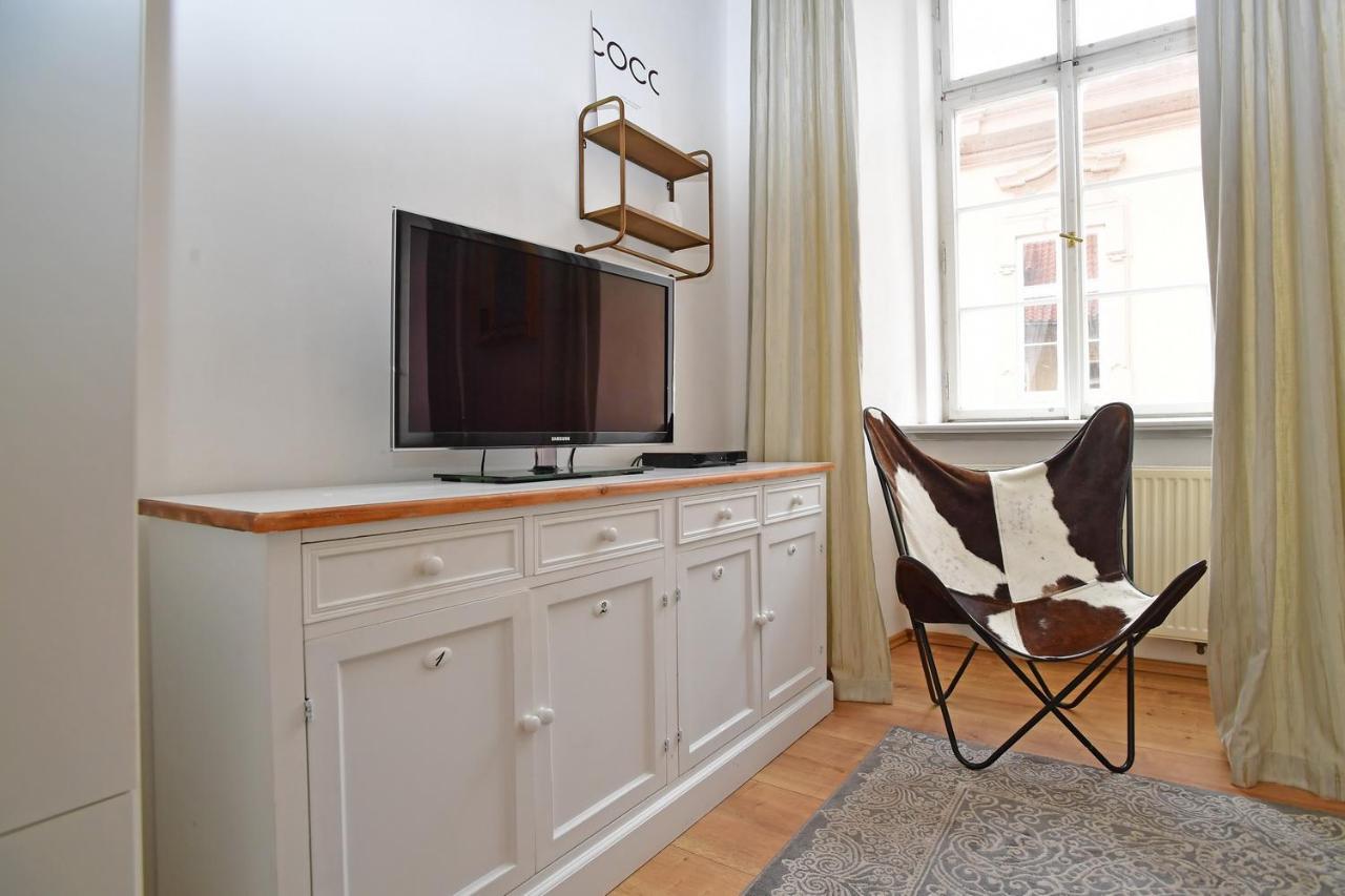 Lovely Little Cosy Apt In Praga Exterior foto