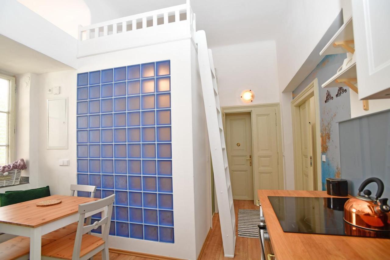 Lovely Little Cosy Apt In Praga Exterior foto